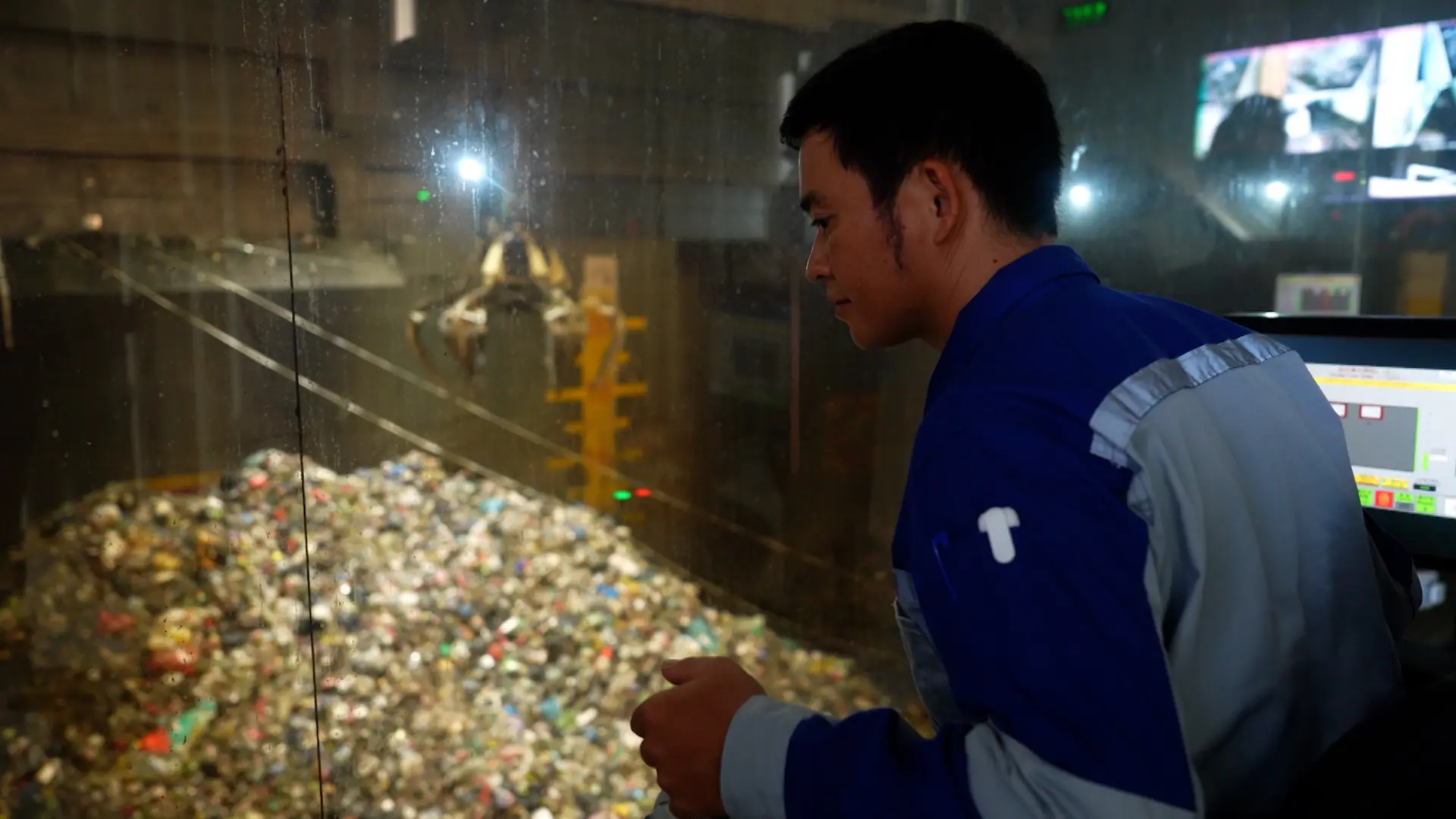 Ứng dụng công nghệ hiện đại trong xử lý rác thải